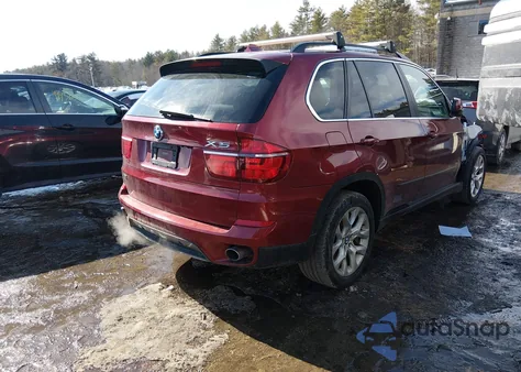 2013 BMW X5 xDrive35I/xDrive35I Premium/xDrive35I Sport Activity z USA, uszkodzony, nr VIN 5UXZV4C5XD0G52381